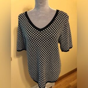 Talbots XLP T-shirt. Black with white waffle design.